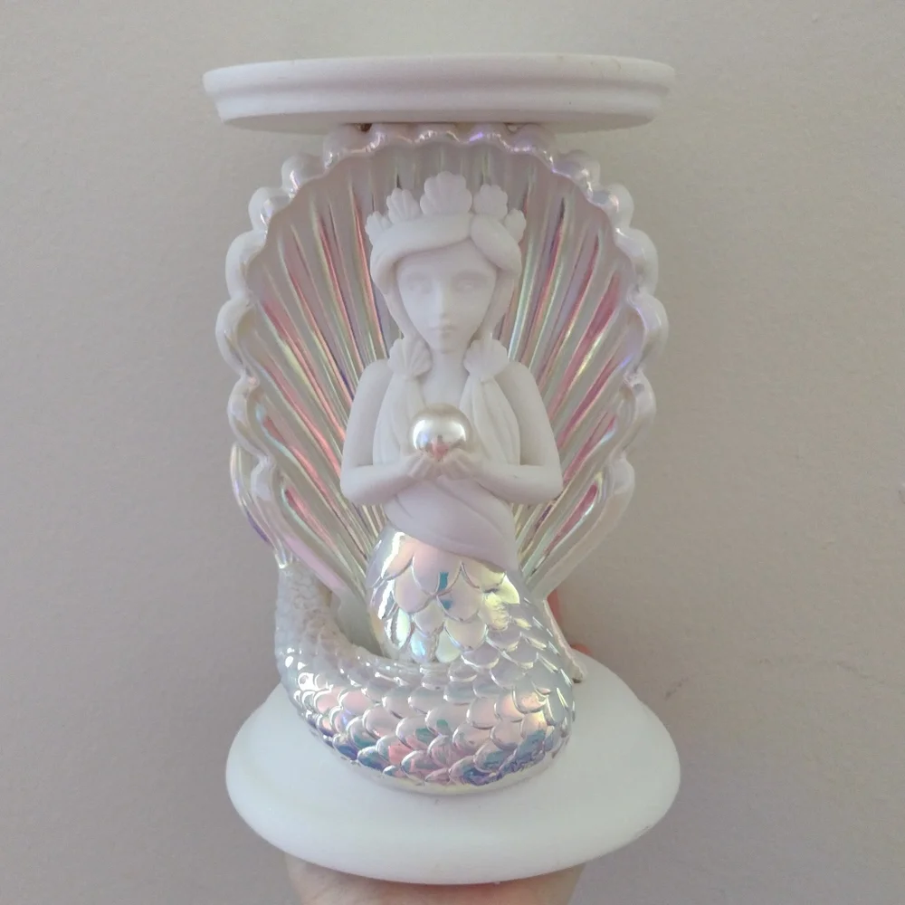 Bath & Body Works Shell Pearl Iridescent Mermaid Pedestal 3 Wick Candle Holder